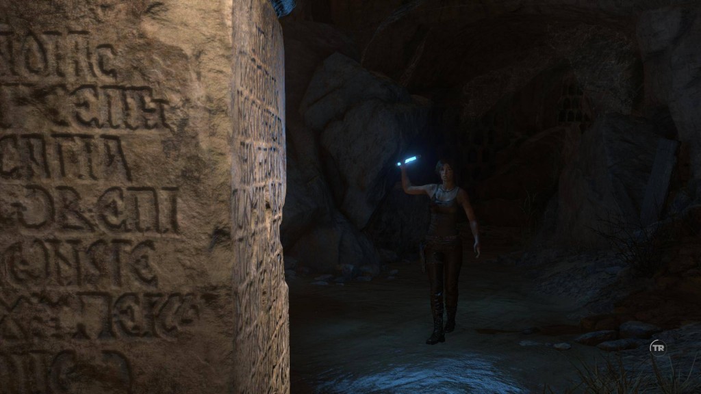 Um Monolithen zu entziffern, muss Lara ihre Sprachkenntnisse verbessern.